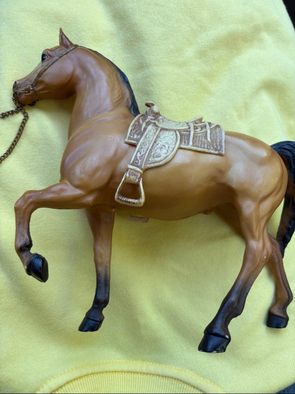 BREYER MODEL HORSE - Traditional Scale - WESTERN PRANCING CHEYENNE BUCKSKIN